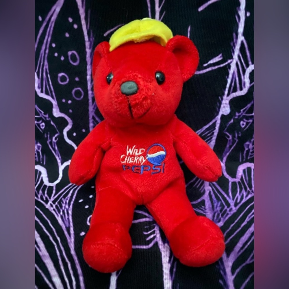 EUC Dart Flipcards Inc. Red and Yellow Vintage 1999 Wild Cherry Pepsi Bean Bear